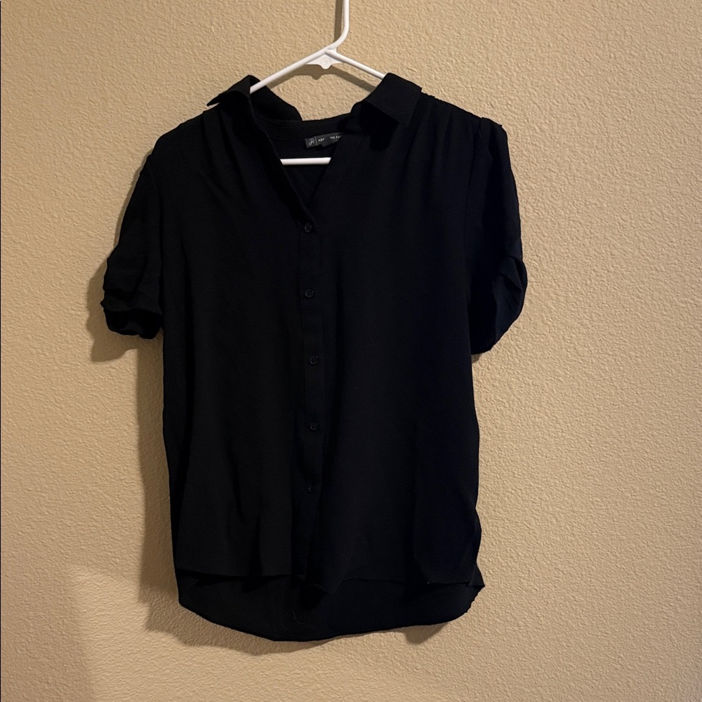 Adrianna Papell Black Short-Sleeve Button Down Blouse